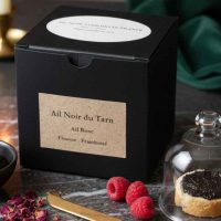 Présentation de l' ail noir rose du Tarn .Sa boîte noire kraft